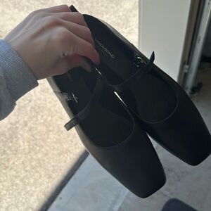 Vagabond worn once size 38 (us 8. ) black flats Square toe .🙌🏻🖤